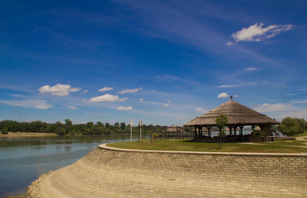 Hotel Dunav Uyluk Dış mekan fotoğraf